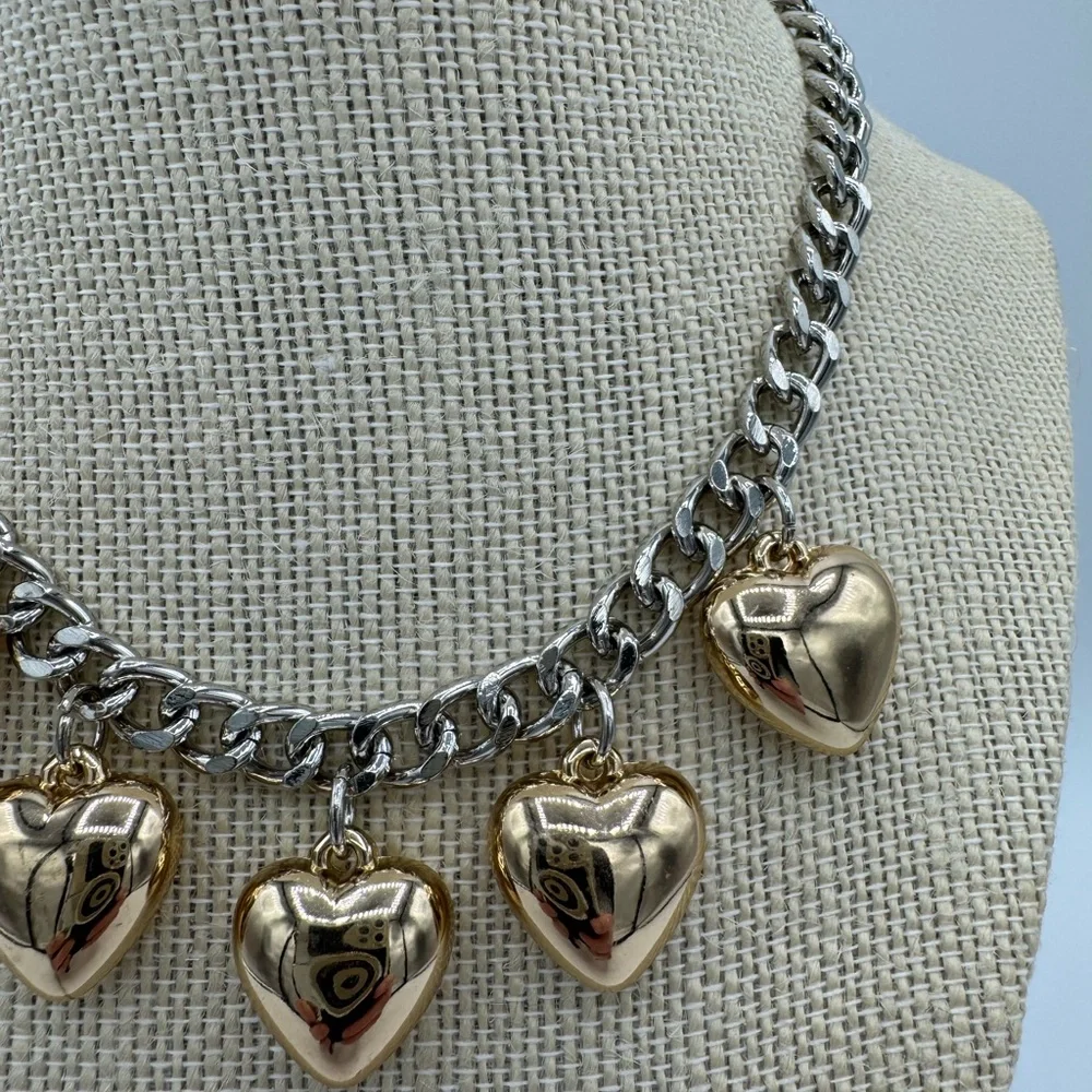 Urban Outfitters Gold Heart Charm Necklace - Picture 2 of 3